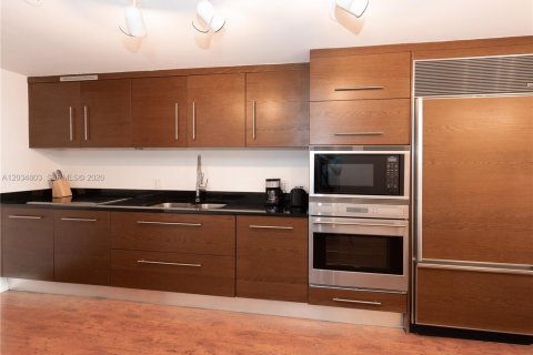 Condo in Miami, Florida, 1 bedroom № 2252717 - photo 24