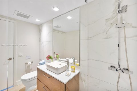Condo in Miami, Florida, 1 bedroom № 2252717 - photo 3