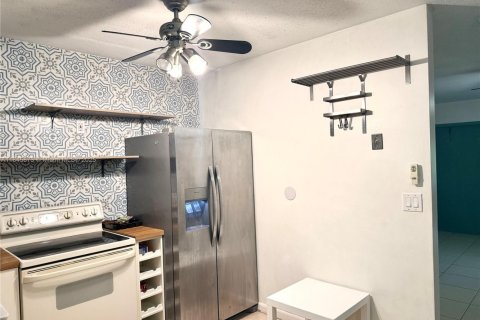 Villa ou maison à louer à Hollywood, Floride: 1 chambre, 65.03 m2 № 1844122 - photo 3
