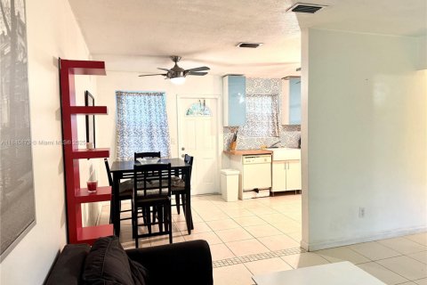 Villa ou maison à louer à Hollywood, Floride: 1 chambre, 65.03 m2 № 1844122 - photo 8