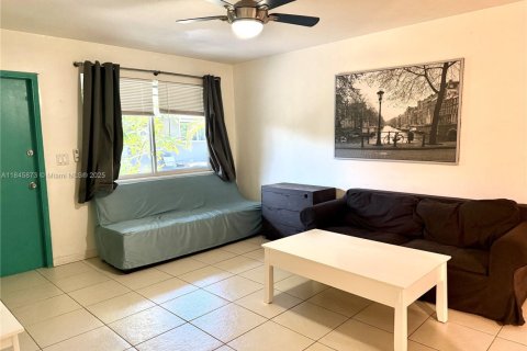 Villa ou maison à louer à Hollywood, Floride: 1 chambre, 65.03 m2 № 1844122 - photo 5