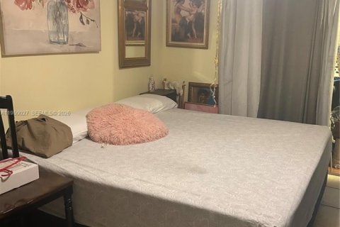 Copropriété à vendre à Pembroke Pines, Floride: 2 chambres, 88.54 m2 № 2005634 - photo 2