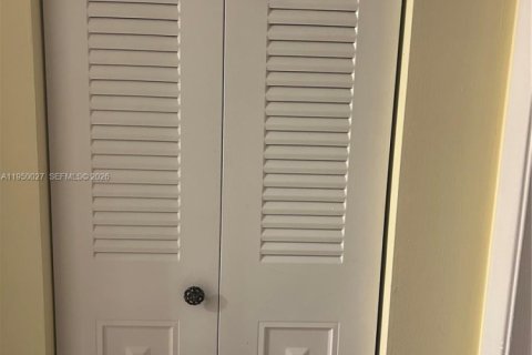 Copropriété à vendre à Pembroke Pines, Floride: 2 chambres, 88.54 m2 № 2005634 - photo 5