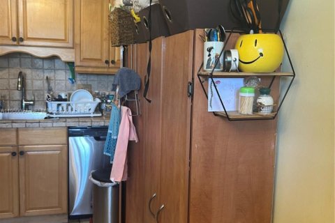 Copropriété à vendre à Pembroke Pines, Floride: 2 chambres, 88.54 m2 № 2005634 - photo 12