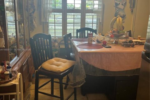 Copropriété à vendre à Pembroke Pines, Floride: 2 chambres, 88.54 m2 № 2005634 - photo 14