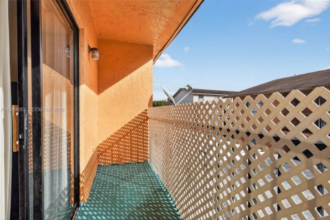 Купить таунхаус в Хайалиа, Флорида 2 спальни, 83.24м2, № 2005666 - фото 20