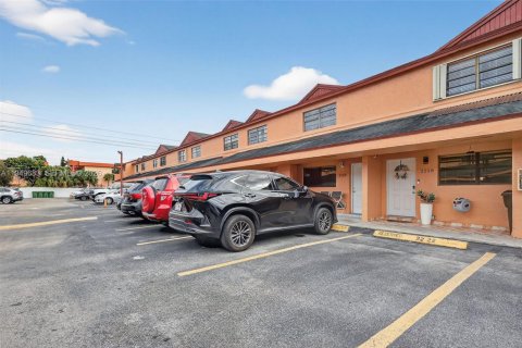 Купить таунхаус в Хайалиа, Флорида 2 спальни, 83.24м2, № 2005666 - фото 2