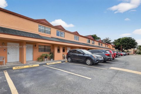 Купить таунхаус в Хайалиа, Флорида 2 спальни, 83.24м2, № 2005666 - фото 3