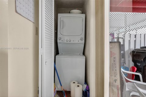 Купить таунхаус в Хайалиа, Флорида 2 спальни, 83.24м2, № 2005666 - фото 15