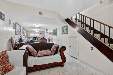 Купить таунхаус в Хайалиа, Флорида 2 спальни, 83.24м2, № 2005666 - фото 6