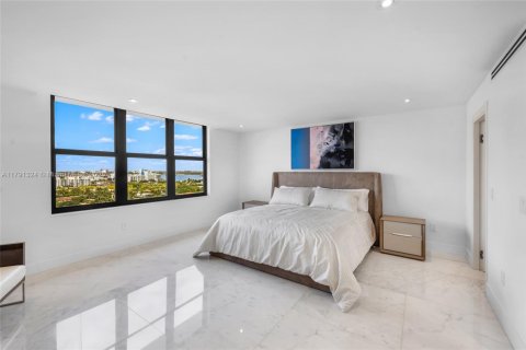 Condo in Bal Harbour, Florida, 3 bedrooms  № 1936150 - photo 29