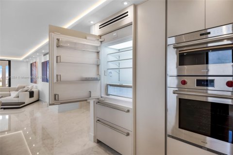 Condo in Bal Harbour, Florida, 3 bedrooms  № 1936150 - photo 8