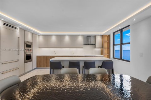 Condo in Bal Harbour, Florida, 3 bedrooms  № 1936150 - photo 3