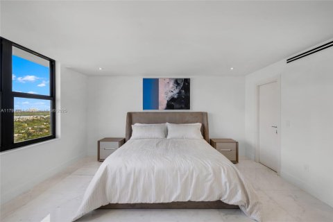 Condo in Bal Harbour, Florida, 3 bedrooms  № 1936150 - photo 30