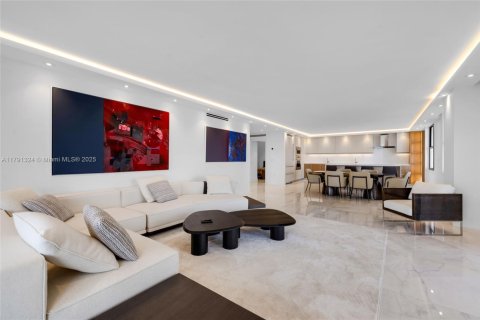 Condo in Bal Harbour, Florida, 3 bedrooms  № 1936150 - photo 13