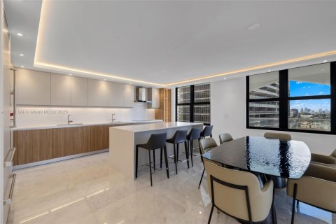 Condo in Bal Harbour, Florida, 3 bedrooms  № 1936150 - photo 2