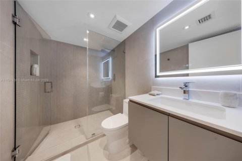 Condo in Bal Harbour, Florida, 3 bedrooms  № 1936150 - photo 20