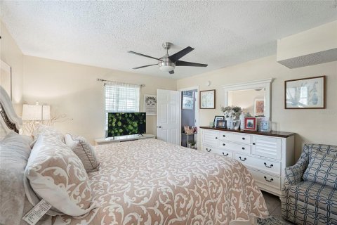 House in Sarasota, Florida 4 bedrooms, 149.39 sq.m. № 2094152 - photo 12