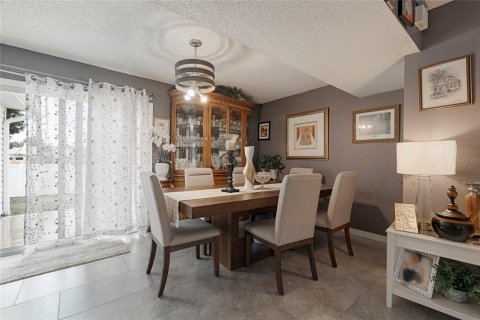 House in Sarasota, Florida 4 bedrooms, 149.39 sq.m. № 2094152 - photo 19