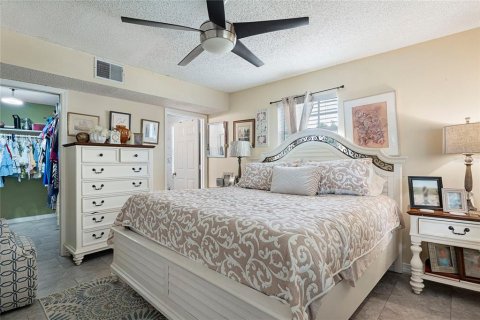 House in Sarasota, Florida 4 bedrooms, 149.39 sq.m. № 2094152 - photo 3