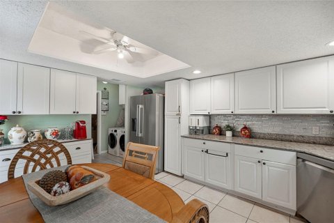 House in Sarasota, Florida 4 bedrooms, 149.39 sq.m. № 2094152 - photo 13