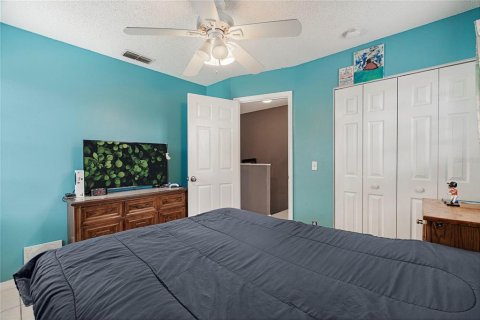 House in Sarasota, Florida 4 bedrooms, 149.39 sq.m. № 2094152 - photo 22