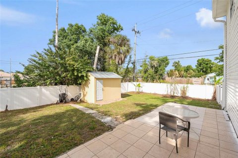 House in Sarasota, Florida 4 bedrooms, 149.39 sq.m. № 2094152 - photo 29
