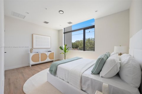 Adosado en venta en Miami, Florida, 3 dormitorios, 174.66 m2 № 1863995 - foto 15