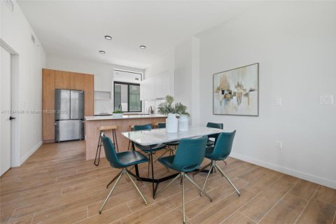 Adosado en venta en Miami, Florida, 3 dormitorios, 174.66 m2 № 1863995 - foto 10