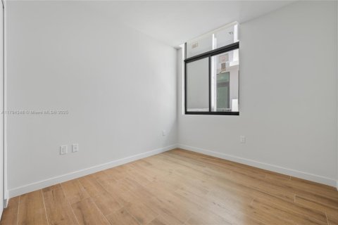 Adosado en venta en Miami, Florida, 3 dormitorios, 174.66 m2 № 1863995 - foto 22