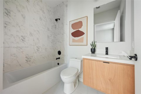 Adosado en venta en Miami, Florida, 3 dormitorios, 174.66 m2 № 1863995 - foto 21