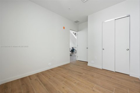 Adosado en venta en Miami, Florida, 3 dormitorios, 174.66 m2 № 1863995 - foto 23