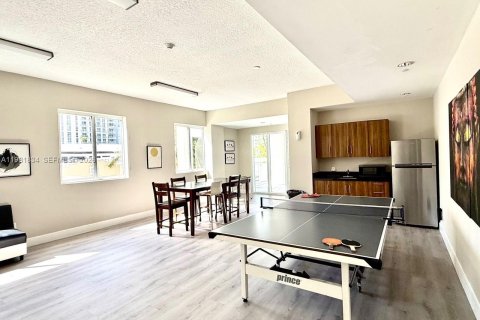 Condominio en alquiler en Miami, Florida, 3 dormitorios, 122.63 m2 № 2043024 - foto 12