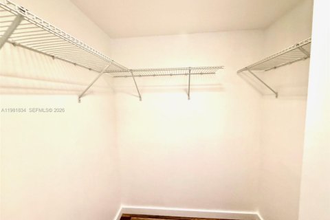 Condominio en alquiler en Miami, Florida, 3 dormitorios, 122.63 m2 № 2043024 - foto 8