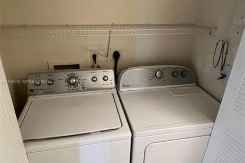 Condominio en venta en West Palm Beach, Florida, 2 dormitorios, 98.48 m2 № 1999710 - foto 18