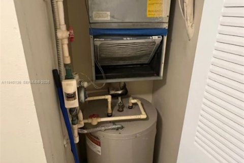 Condominio en venta en West Palm Beach, Florida, 2 dormitorios, 98.48 m2 № 1999710 - foto 19