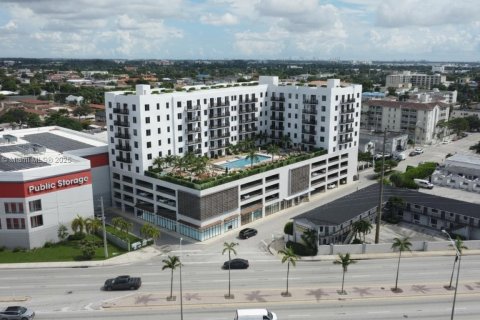Коммерческая недвижимость в Хайалиа, Флорида № 2014865