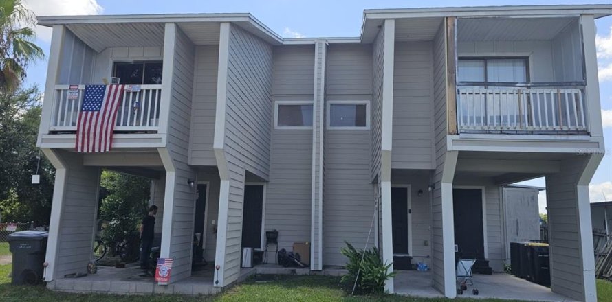Propiedad comercial en Lakeland, Florida 4 dormitorios, 241.82 m2 № 2201813
