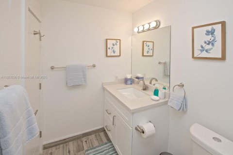 Commercial property in Pompano Beach, Florida № 1862480 - photo 19