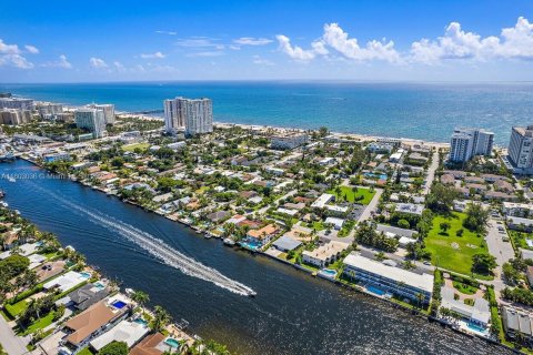 Commercial property in Pompano Beach, Florida № 1862480 - photo 24
