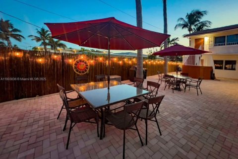 Commercial property in Pompano Beach, Florida № 1862480 - photo 20