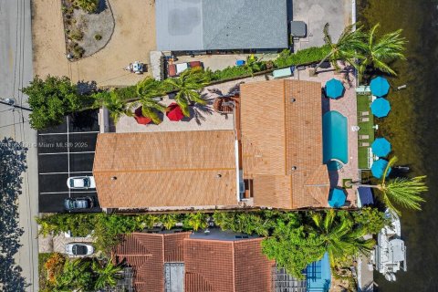 Commercial property in Pompano Beach, Florida № 1862480 - photo 4