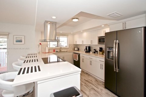 Commercial property in Pompano Beach, Florida № 1862480 - photo 10