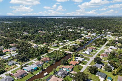 Villa ou maison à vendre à Port Charlotte, Floride: 3 chambres, 181.35 m2 № 2401007 - photo 2