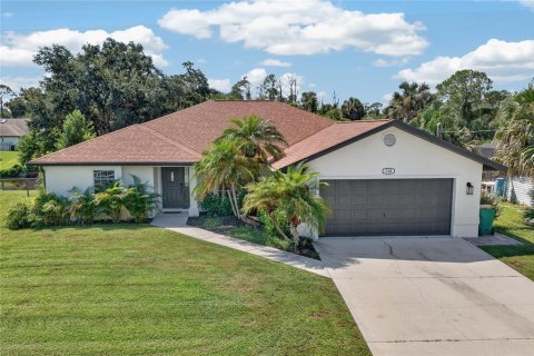 Villa ou maison à Port Charlotte, Floride 3 chambres, 181.35 m2 № 2401007