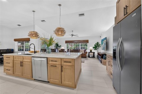 Villa ou maison à vendre à Port Charlotte, Floride: 3 chambres, 181.35 m2 № 2401007 - photo 11