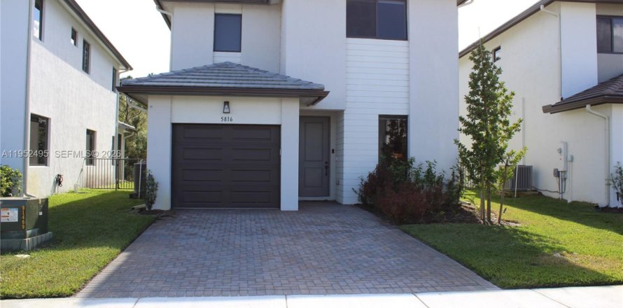 Casa en Ave Maria, Florida 4 dormitorios, 209.96 m2 № 2054591