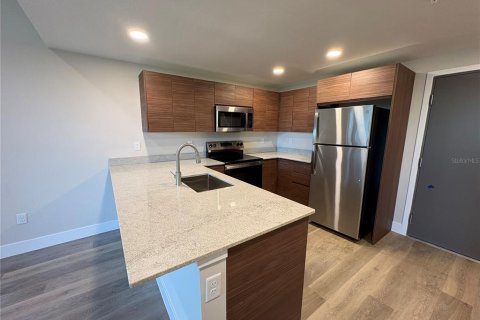Condo in Orlando, Florida, 2 bedrooms  № 2219403 - photo 5