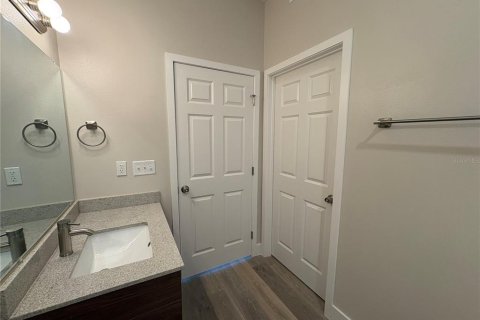 Condo in Orlando, Florida, 2 bedrooms  № 2219403 - photo 23