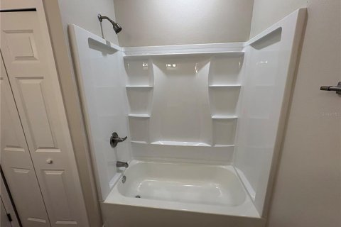 Condo in Orlando, Florida, 2 bedrooms  № 2219403 - photo 16